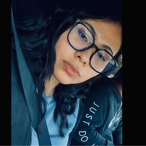 Meet your Posher, Tomisha